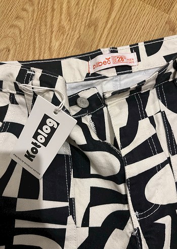 Siyah beyaz geometrik desenli baggy pantolon - Görsel 6