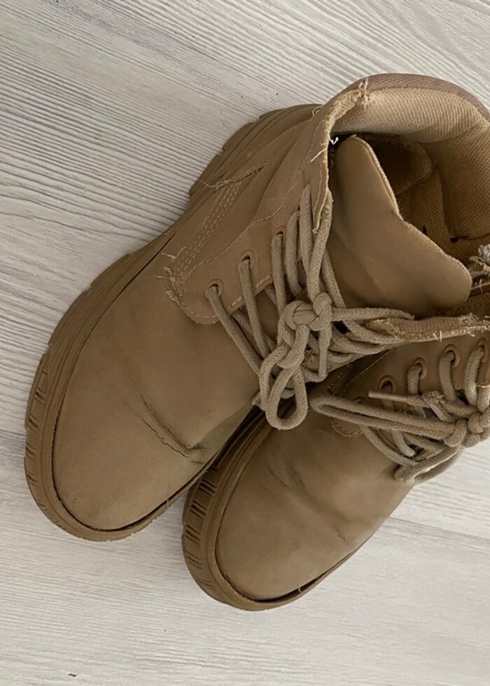 Erkek çocuk bot - Görsel 3