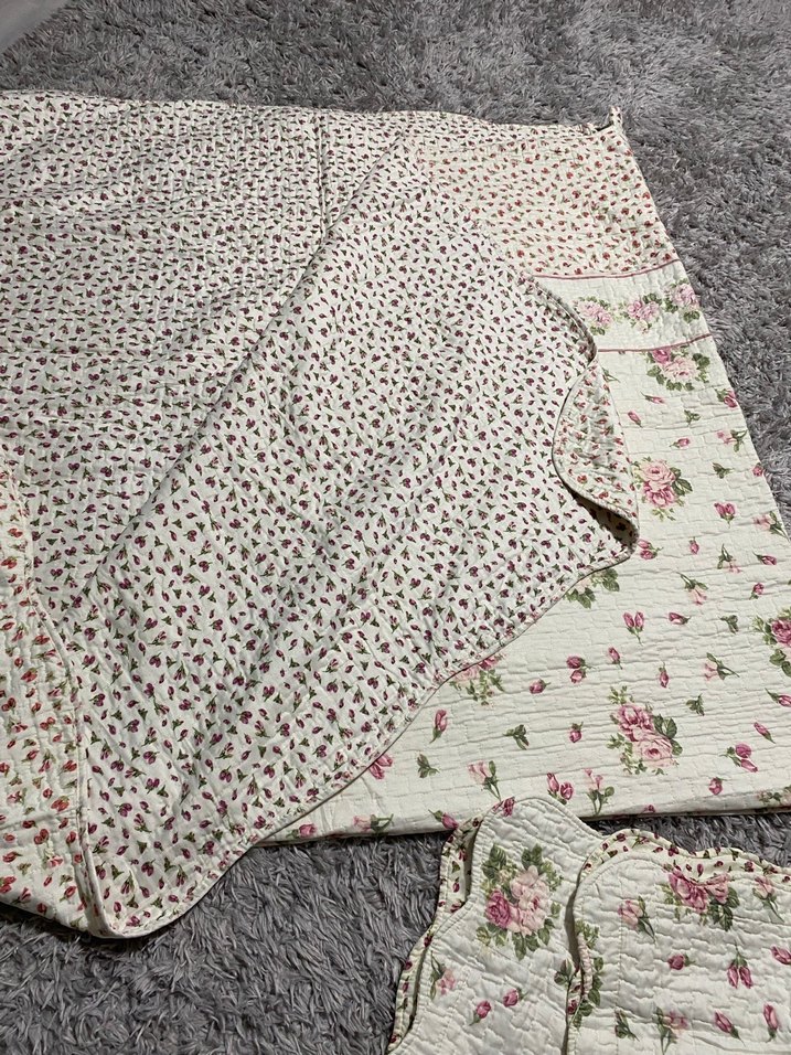 Çiçek Desenli Çift Kişilik Yatak Örtüsü - Görsel 2