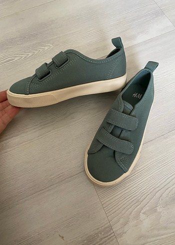 28 Beden yeşil Renk H&M Erkek Çocuk Yeşil Spor Ayakkabı