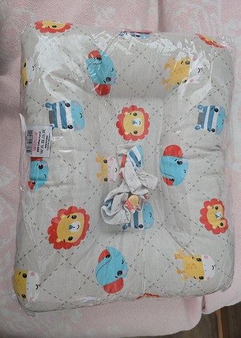 Fisher-Price Çok Renkli Emzirme Yastığı - Görsel 4