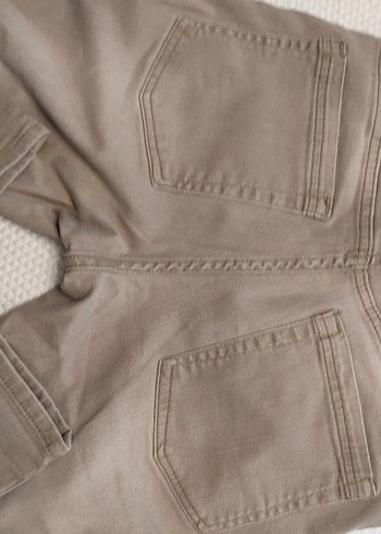 LC Waikiki Erkek çocuk bej kot pantolon. Okul için uygun