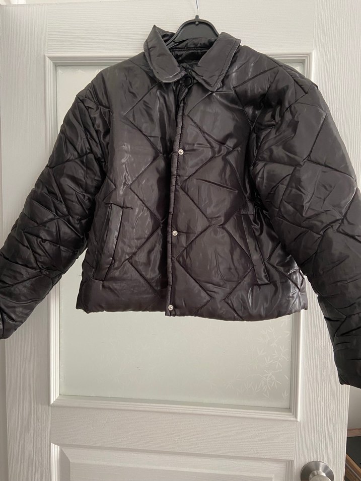 Siyah şişme mont - Görsel 2