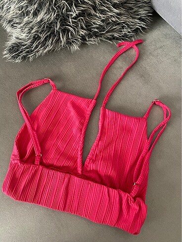 s Beden ZARA MODEL DEKOLTE DETAY CROP