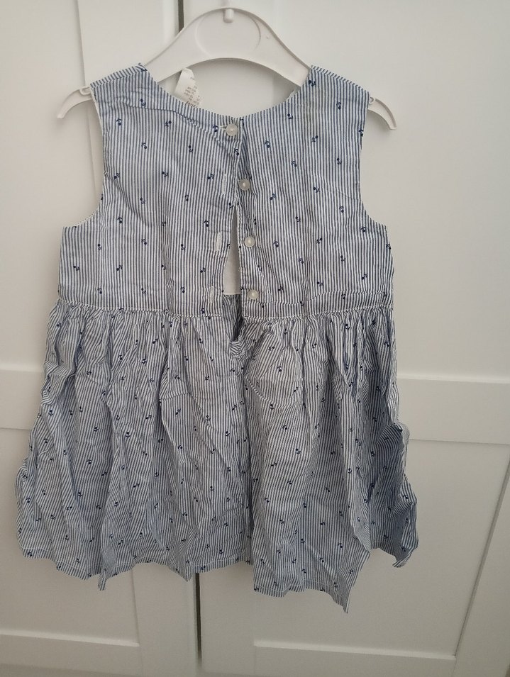 Nakışlı, fırfırlı, kolsuz kız elbisesi - Görsel 2