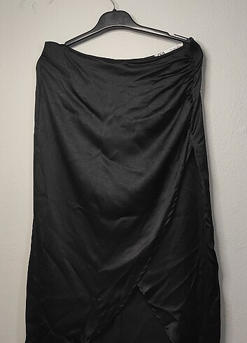 Zara yırtmaçlı saten etek