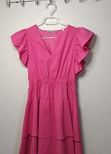 Pembe elbise 