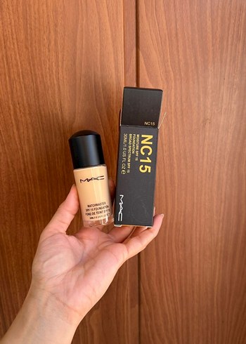 MAC Fondöten NC15 Parlak Bej