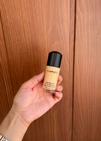 MAC MAC NC25 Fondöten Parlak Ten Rengi