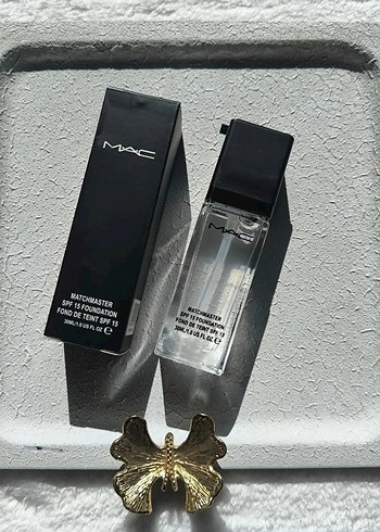 MAC Altın Parlaklıkta Primer ve Sabitleyici Sprey