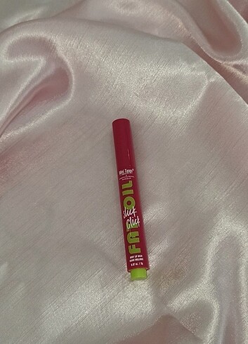 Fat oil lip balm