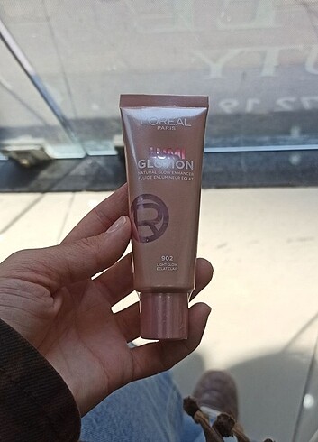 L'Oreal Paris lumi glotion aydınlatıcı 