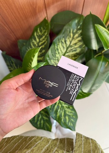 MAC Studio Fix Pudra - Koyu Haki
