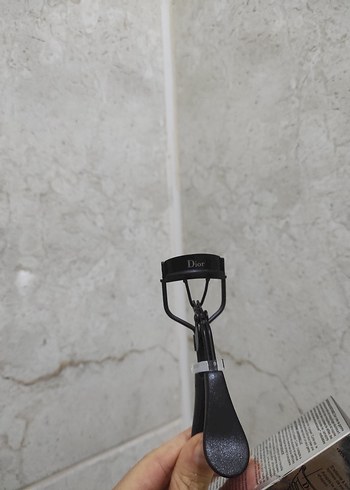 Dior Siyah Kirpik Kıvırıcı - Görsel 4
