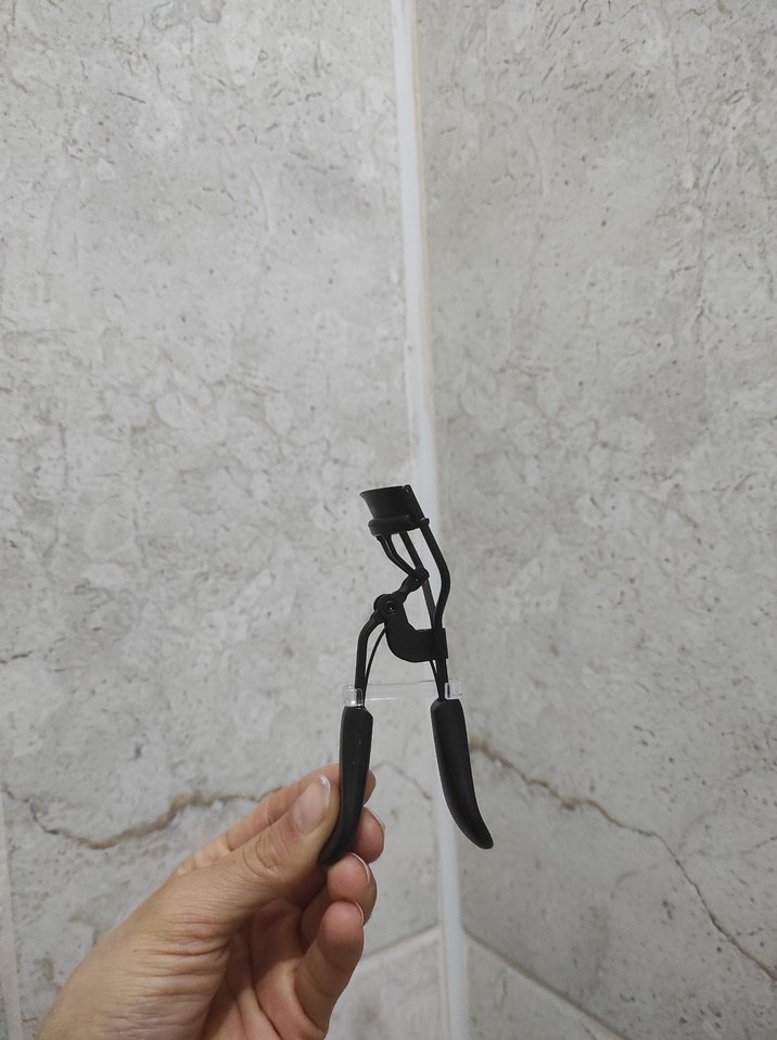 Dior Siyah Kirpik Kıvırıcı - Görsel 2