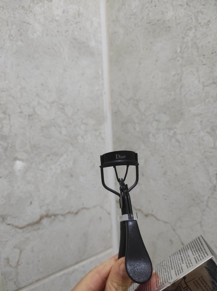 Dior Siyah Kirpik Kıvırıcı - Görsel 4