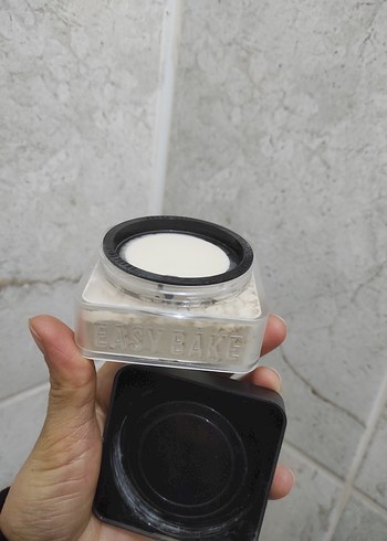 Huda Easy Bake Pound Cake Loose Toz Pudra - Görsel 6