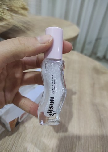 Gisou Beyaz Pastel Dudak Parlatıcısı - Görsel 3