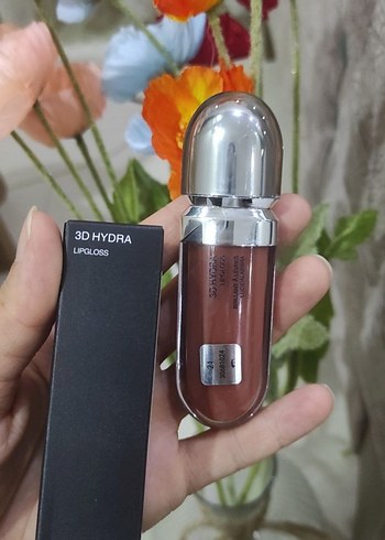 KIKO Milano 3D Hydra Lipgloss Parlak Bej dudak parlatıcısı - Görsel 2