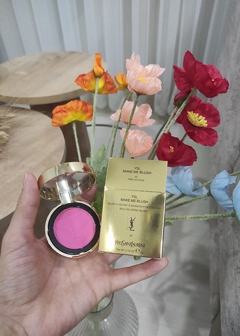 Beden Renk Yves Saint Laurent Parlak Altın Allık