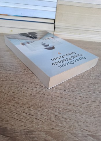 Ayhan Ongun - Yüreği Ellerinde Gezen Adam - Görsel 4