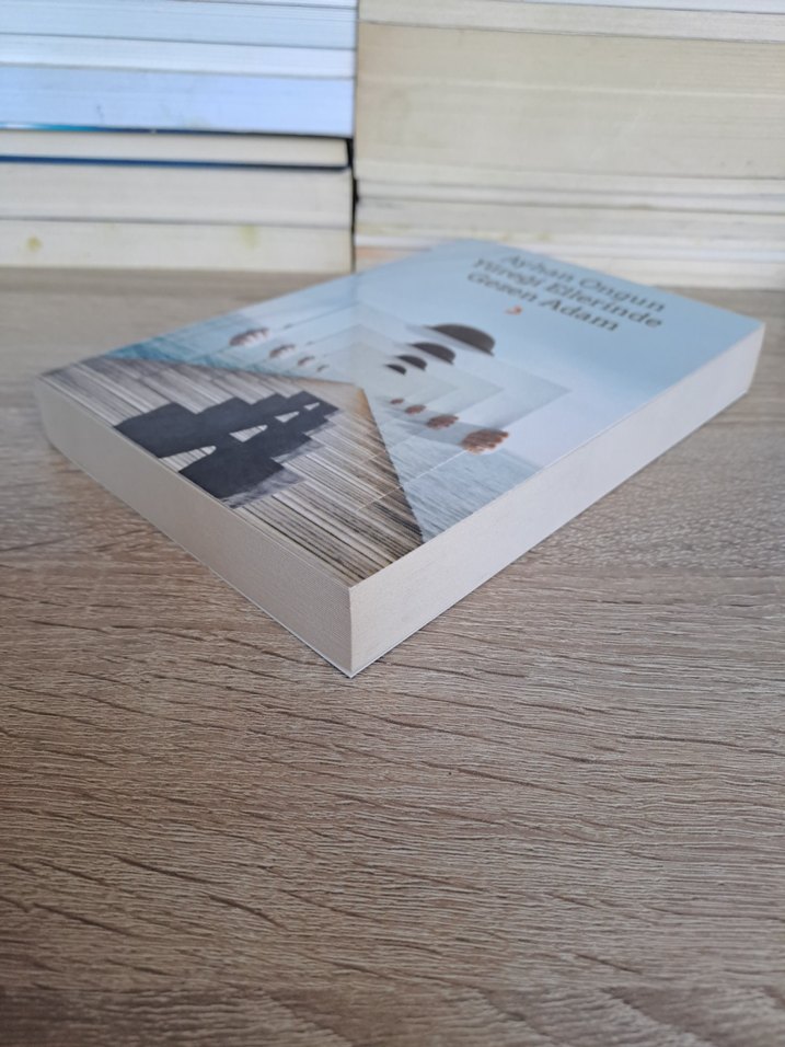 Ayhan Ongun - Yüreği Ellerinde Gezen Adam - Görsel 3