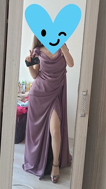 Lila renk yırtmaçlı saten abiye