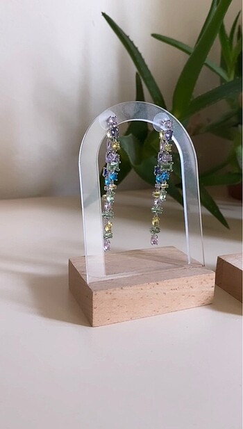  Beden Swarovski Model Sallanan Taşlı Küpe