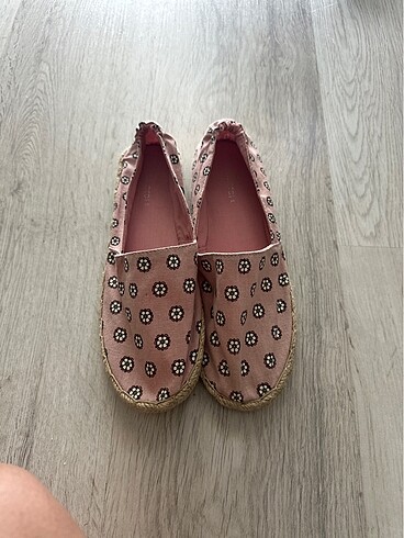 Pembe çiçekli espadril