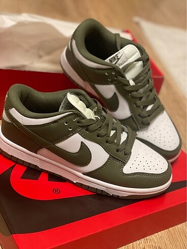 NİKE DUNK LOW MEDİUM OLİV