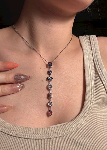 Zincir Detaylı Çok Renkli y model çelik Kolye