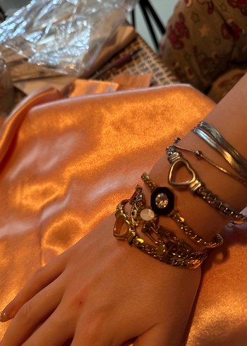 Zincir Detaylı Altın Rengi Kadın El Zinciri - Görsel 10