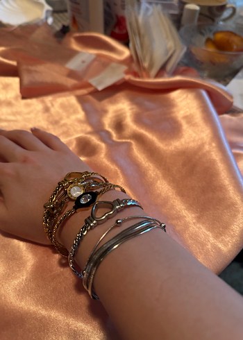 Zincir Detaylı Altın Rengi Kadın El Zinciri - Görsel 12