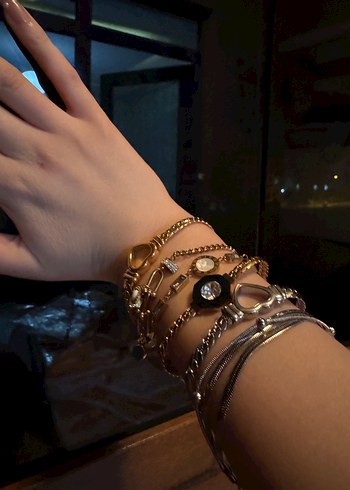 Zincir Detaylı Altın Rengi Kadın El Zinciri - Görsel 8