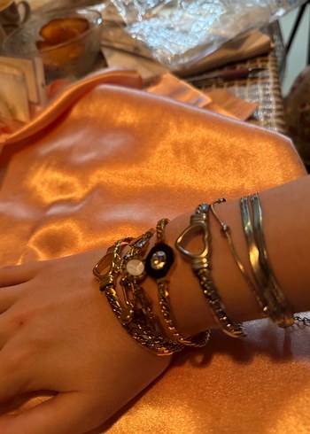 Zincir Detaylı Altın Rengi Kadın El Zinciri - Görsel 11