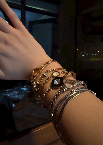 Zincir Detaylı Altın Rengi Kadın El Zinciri - Görsel 9