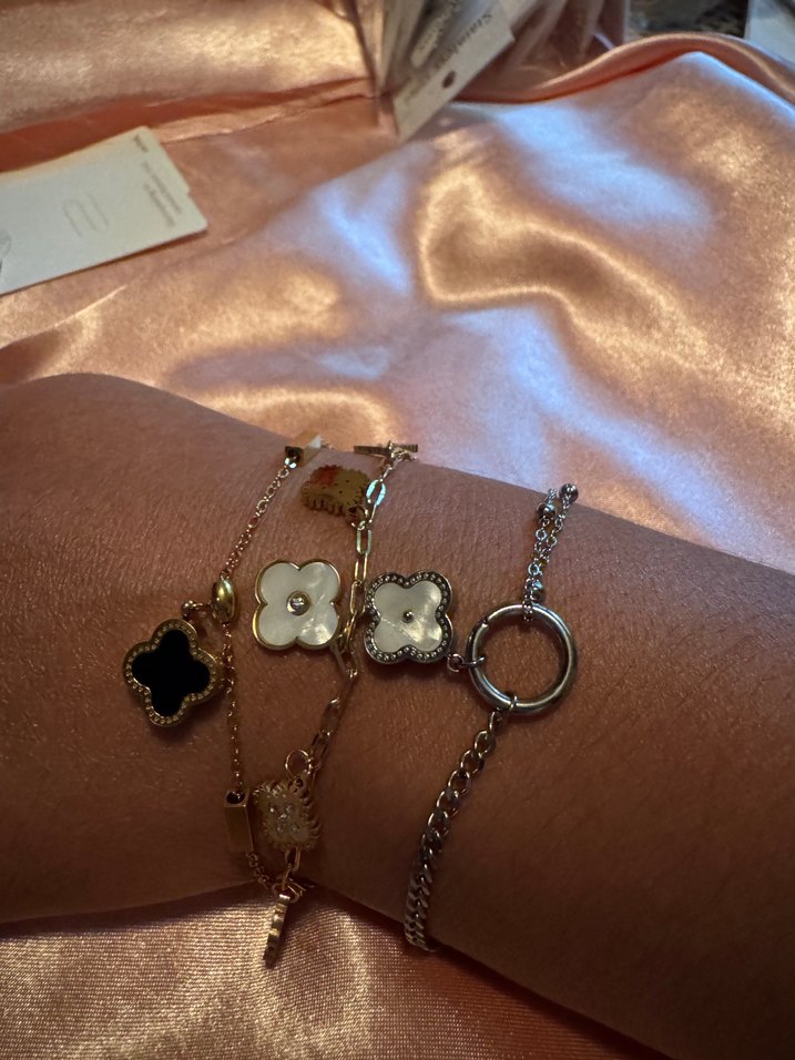 Zincir Detaylı Altın Rengi Kadın El Zinciri - Görsel 4