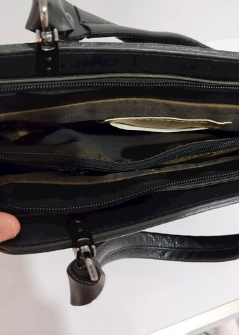 Siyah Parlak Deri Kadın Çanta - Görsel 3