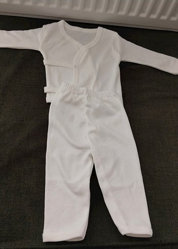 Beyaz Bebek Hastane Kıyafeti Uzun Kollu - Görsel 2