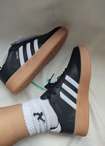 37 Beden adidas  SAMBAE /BLACK deri/ nubuk materyal ( orj.deridir) ??