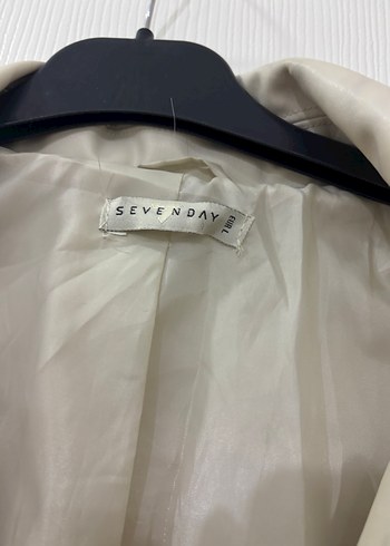 Bej Deri Kemerli Kadın Ceket - Görsel 3