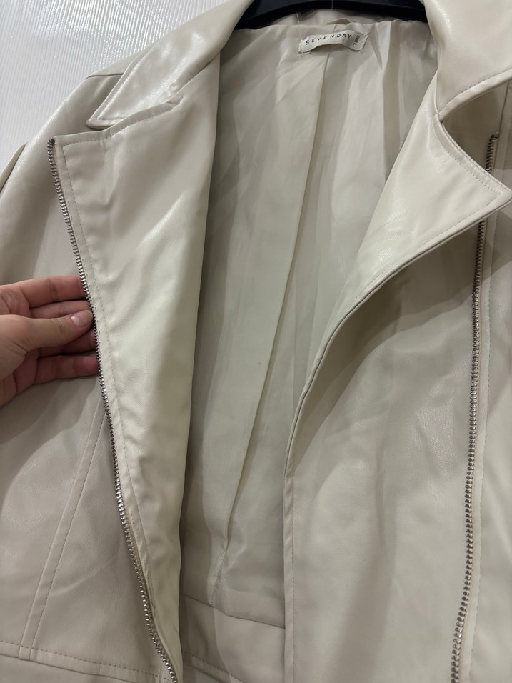 Bej Deri Kemerli Kadın Ceket - Görsel 2