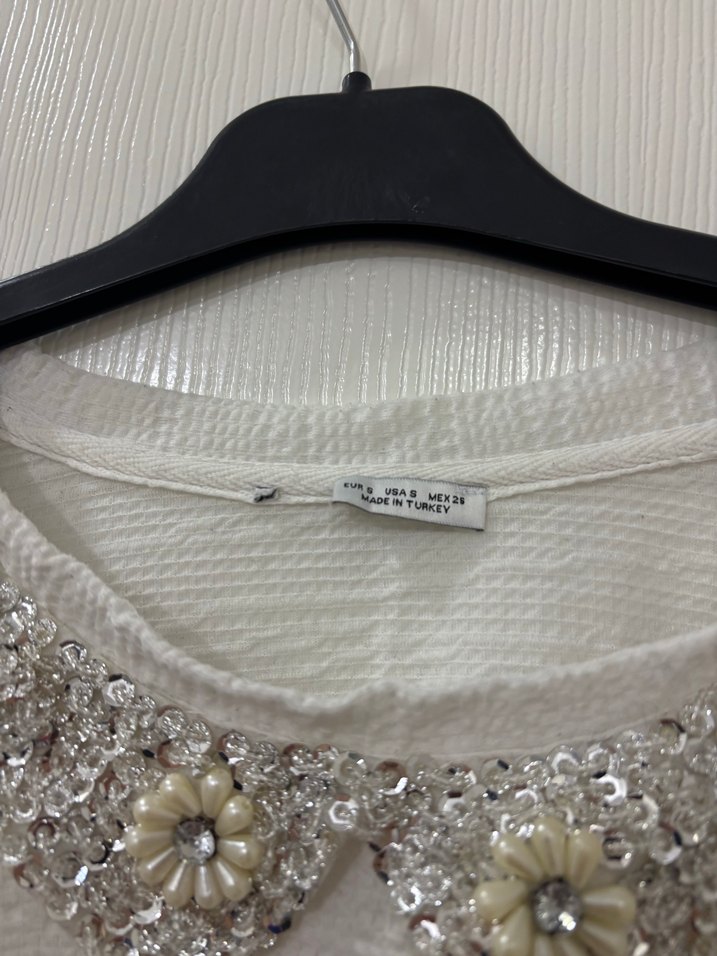 Nakışlı Yaka Detaylı Beyaz Örgü Kadın Kazak - Görsel 2