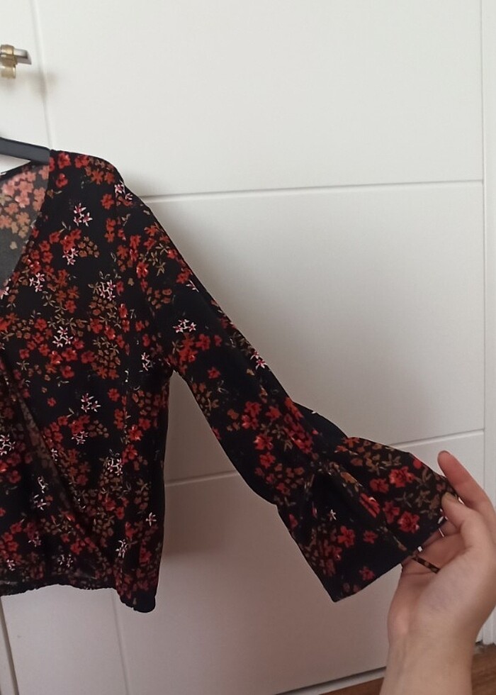 Çiçekli Bluz - Görsel 2