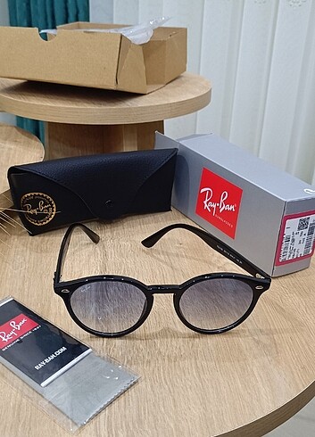 Ray-Ban 