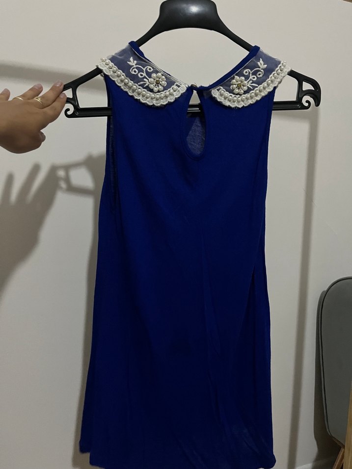 Dantel Yakalı Mavi Kolsuz Bluz - Görsel 2