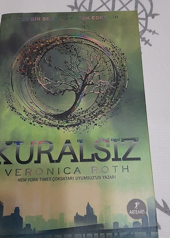  Beden Veronica Roth Üçlemesi: Uyum­suz, Kuralsız, Yandaş