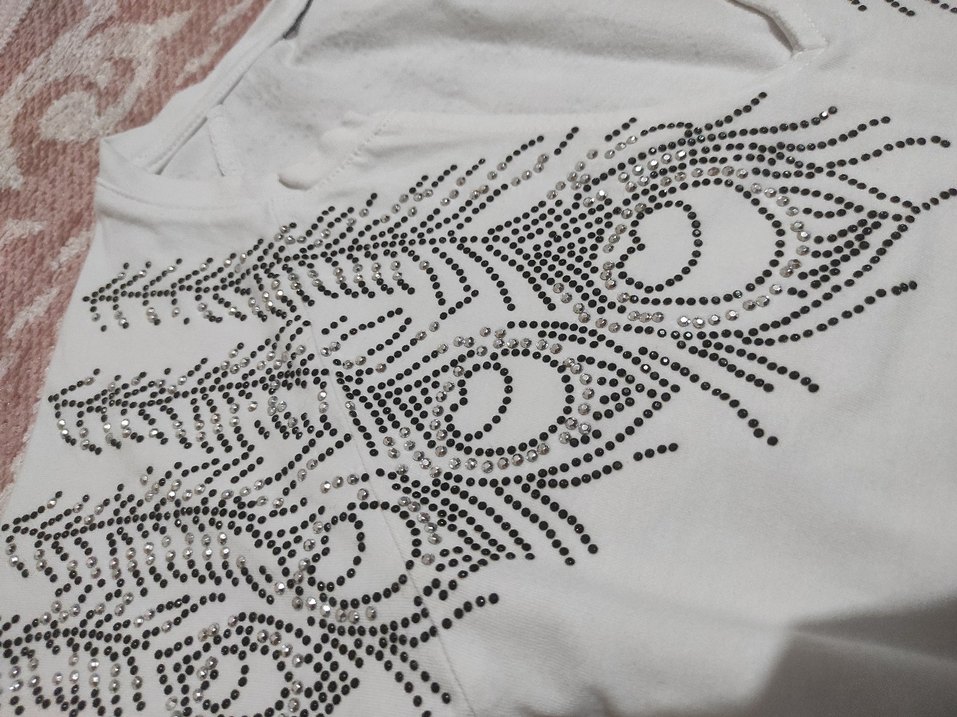 beyaz taşlı vintage tişört - Görsel 3