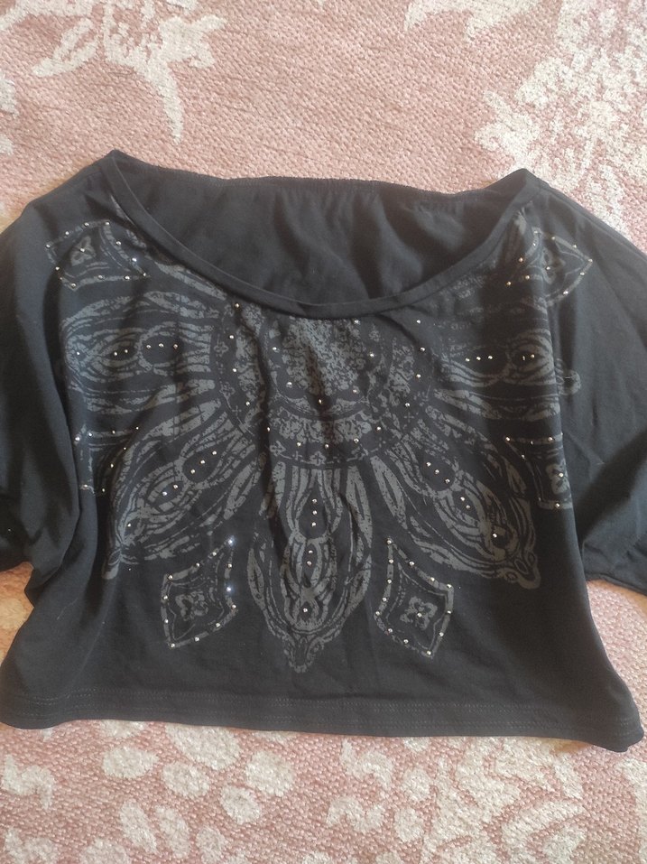 siyah boncuklu crop - Görsel 2