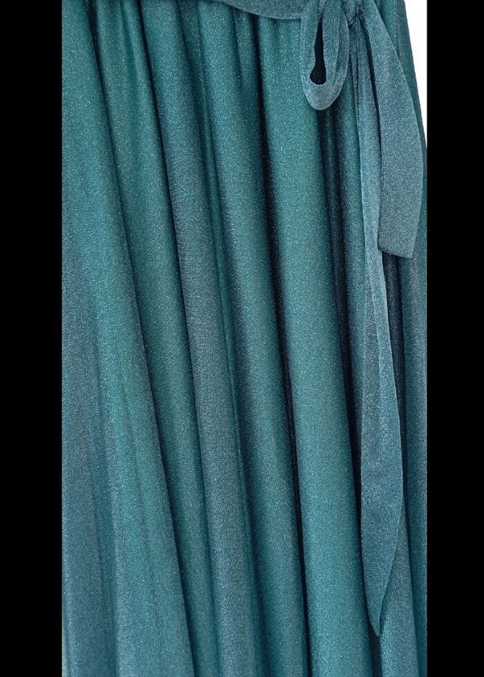 Çocuk abiye mont kadın abiye elbise oyuncaklar mevcuttur - Görsel 4